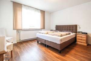 Wohnen mit Perspektive: Vielseitiges Zweifamilienhaus mit Garten, Balkonen & PV-Anlage – Die vollständige Adresse der Immobilie erhältst du vom Anbieter., 86609 Donauwörth – Vorschaubild 11