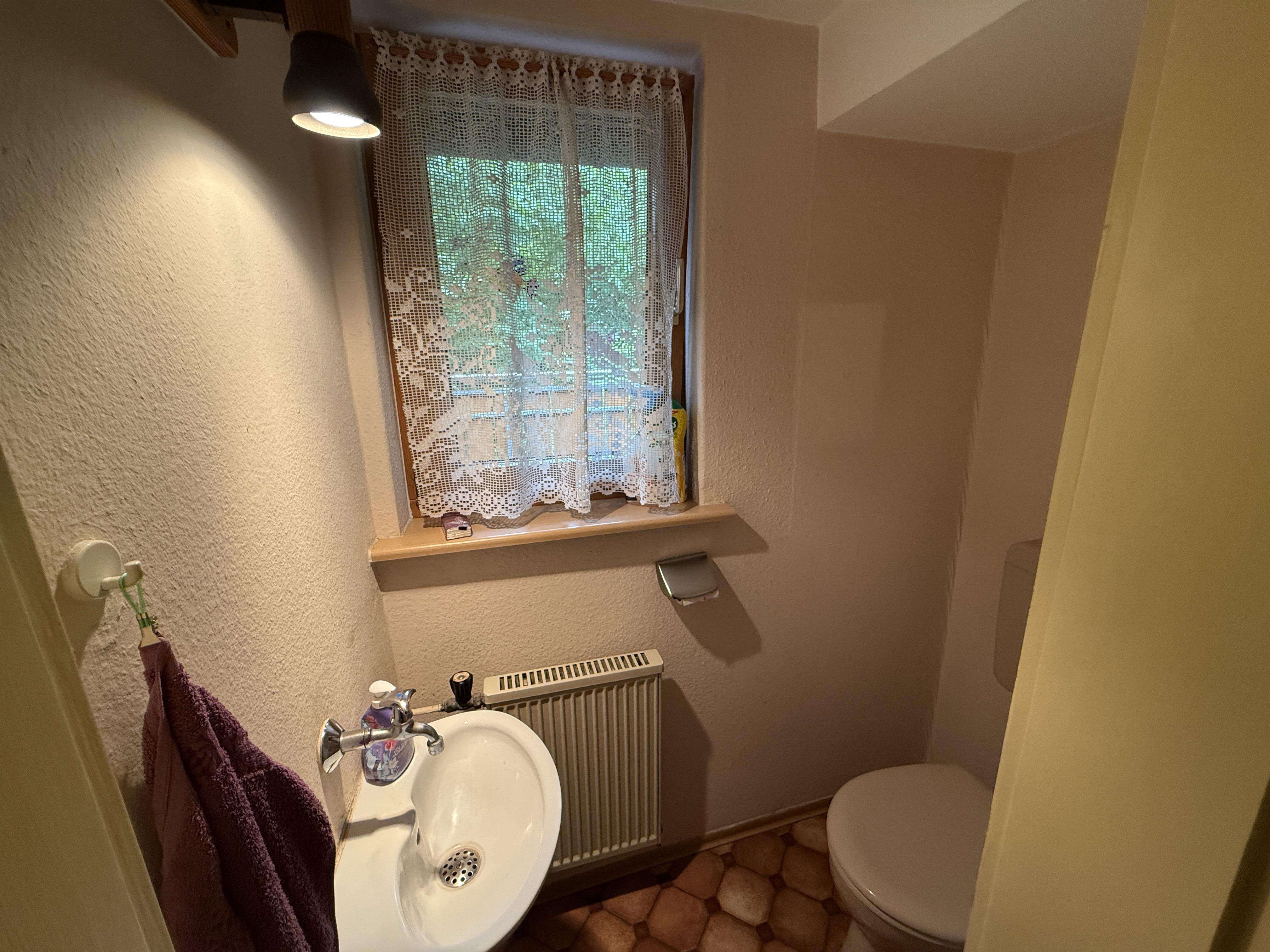 Immobilie in Forbach - Freistehendes Einfamilienhaus mit Platz für die Familie und Hobbies - Bild 1