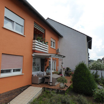 Attraktives Investment: Vermietetes Mehrfamilienhaus mit Garten und Stellplätzen!