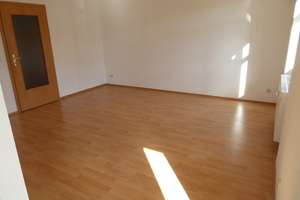 Echt schick! - Tolle 2-Raum mit Balkon, Laminat, Bad mit Fenster, PKW-Stellplatz – Clausstr. 109, 9126 Lutherviertel, Chemnitz – Vorschaubild 2