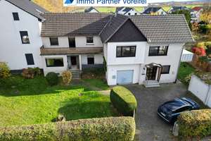 ZFH auf großem Grundstück mit Potenzial: eine Einheit sofort nutzbar, die andere sanierungsbedürftig – Die vollständige Adresse der Immobilie erhältst du vom Anbieter., 53359 Rheinbach – Vorschaubild 2
