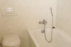 ***Langfristig vermietete 2-Raum-Wohnung mit Balkon – attraktive Kapitalanlage*** – Gießerstraße 4, 9130 Sonnenberg, Chemnitz – Vorschaubild 4