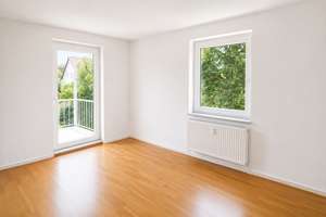 Attraktive 3,5- 4 Zimmer Wohnung in 3-Familienhaus, TOP Lage!