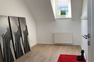 Direkt vom Eigentümer für echte Altbauliebhaber - DG-Wohnung in D-Flingern – Die vollständige Adresse der Immobilie erhältst du vom Anbieter., 40235 Flingern Nord, Düsseldorf – Vorschaubild 4