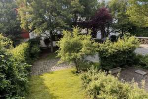 Luxuriöse 4-Zimmer Etagenwohnung: Zentrale Lage &amp; exquisite Ausstattung in Bestform!