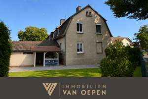 Für Kapitalanleger: Reihenendhaus mit großem Garten und Stellplatz