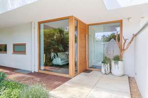 Architektenvilla mit Gästehaus und Resort-Flair – Ihre private Wohlfühloase mitten in Ingolstadt – Die vollständige Adresse der Immobilie erhältst du vom Anbieter., 85057 Nordwest, Ingolstadt – Vorschaubild 3
