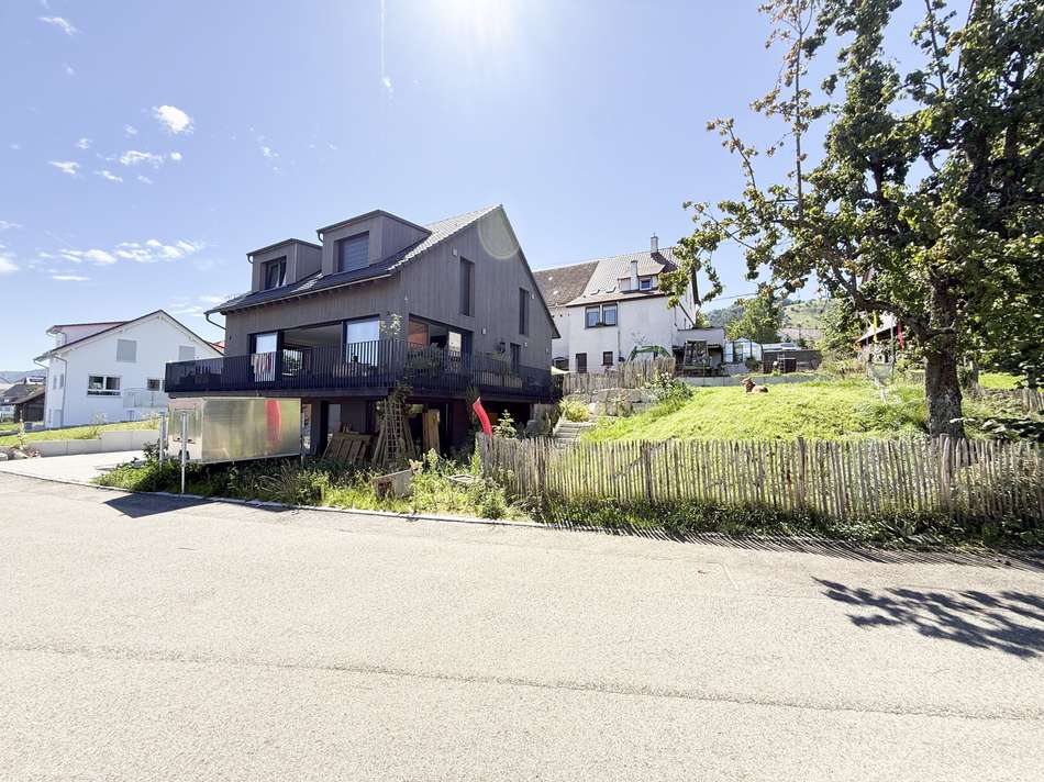 Garten von Straße aus