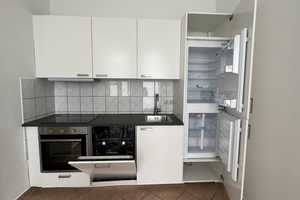 Schöne ruhige zwei Zimmer Wohnung in WI-Biebrich. Neu renoviert, neue Einbauküche, Terasse – Mainstraße 26, 65203 Wiesbaden – Vorschaubild 3