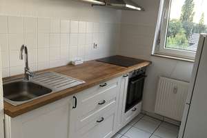 Geschmackvolle teilmöblierte 2-Zimmer-Wohnung mit Balkon und EBK in bester Lage – Die vollständige Adresse der Immobilie erhältst du vom Anbieter., 63225 Langen (Hessen) – Vorschaubild 3