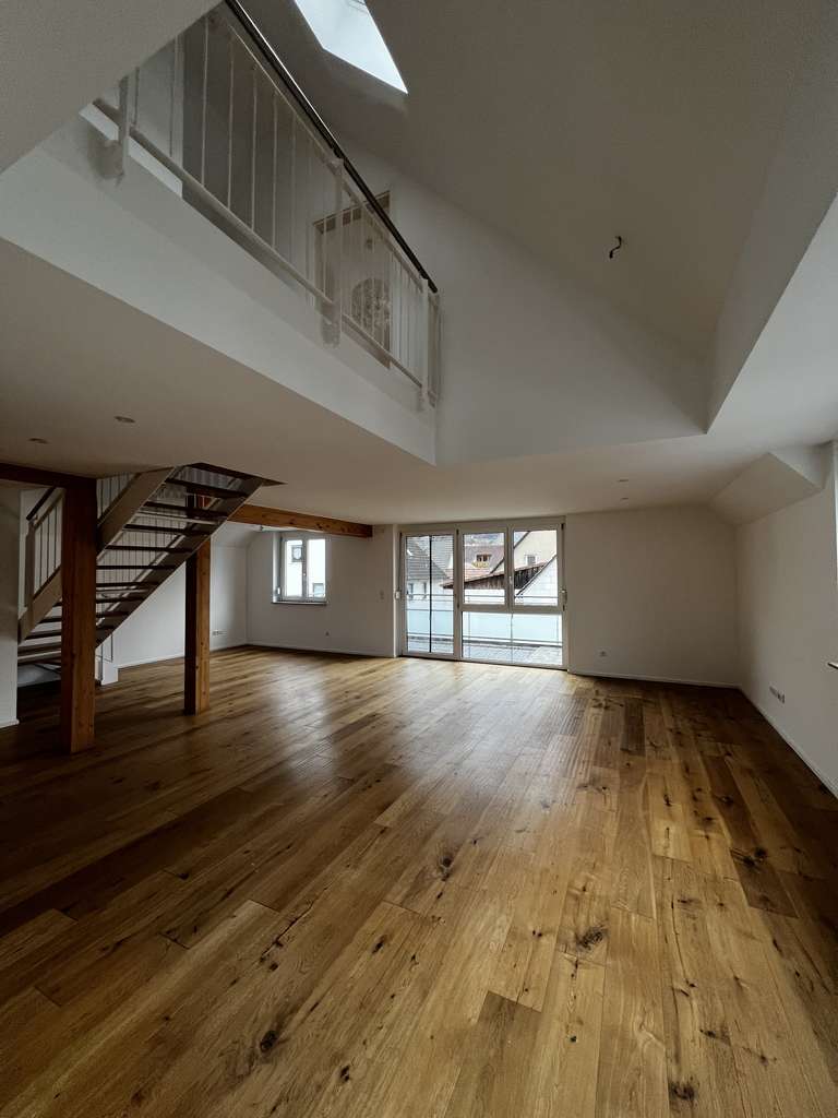 Immobilie in Cleebronn - Wunderschöne, moderne 4-Zimmer-Maisonette-Wohnung mit Balkon und EBK in Cleebronn - Bild 0