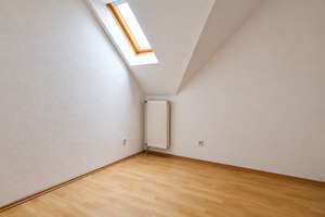Provisionsfrei! Großzügige 4-Zimmer-Dachgeschosswohnung in Ibbenbüren zur Miete – Die vollständige Adresse der Immobilie erhältst du vom Anbieter., 49477 Ibbenbüren – Vorschaubild 4