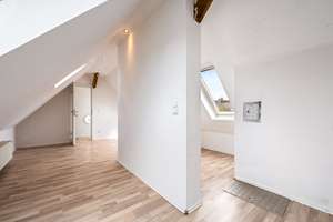 Stilvolle Altbauvilla mit großzügigem Wohnkonzept und Kamin, Sauna & Garagen- und Außenstellplätzen – Die vollständige Adresse der Immobilie erhältst du vom Anbieter., 27474 Cuxhaven – Vorschaubild 16