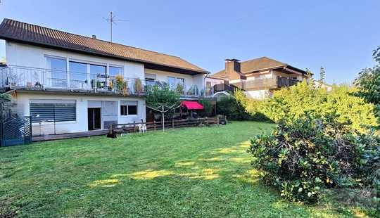 Bild von ""schönes Zwei-Familienhaus in bester Blicklage in Taunusstein""