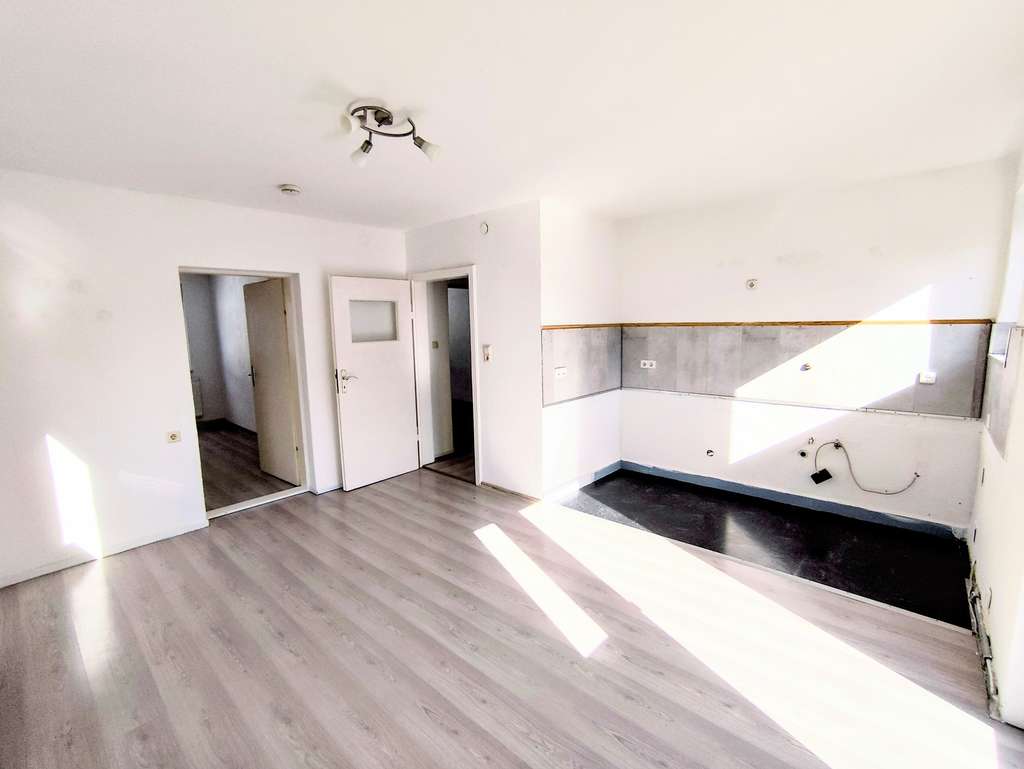 Immobilie in Vöhringen - Modernisierte 2,5-Zimmer-Wohnung mit Balkon in Vöhringen - Bild 3