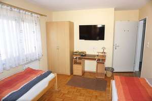 Voll möblierte 2,5-Zimmer-Wohnung mit Garage in Bestlage von Waldperlach – Liscowstr. 36, 81739 Waldperlach, München – Vorschaubild 3