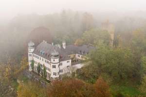 Herrschaftliches Schlossanwesen mit Parklandschaft – Die vollständige Adresse der Immobilie erhältst du vom Anbieter., 93107 Thalmassing – Vorschaubild 1