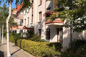 Über den Dächern von Dresden – charmante 2-Zimmer-Dachgeschosswohnung mit Balkon & Tiefgarage – 1217 Leubnitz-Neuostra, Dresden – Vorschaubild 1