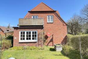 Parkähnliches Grundstück mit historischem Einfamilienhaus im Herzen von Wyk! – Die vollständige Adresse der Immobilie erhältst du vom Anbieter., 25938 Wyk auf Föhr – Vorschaubild 4