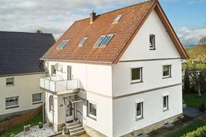 Kaufpreisreduzierung! Komplett renoviertes Ein-/Zweifamilienhaus in ruhiger Lage von Blomberg – Die vollständige Adresse der Immobilie erhältst du vom Anbieter., 32825 Blomberg – Vorschaubild 2