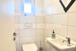 Modernisiertes Ein-/Zweifamilienhaus mit PV-Anlage und 3 Garagen in perfekter Lage für Familien – Die vollständige Adresse der Immobilie erhältst du vom Anbieter., 72336 Balingen – Vorschaubild 5