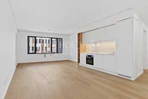 Lage, Lage, Lage – Überseeallee 2b, 20457 Hamburg – Vorschaubild 3