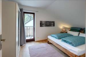 Möbliert: Bezaubernde Dachgeschosswohnung in Ottenburg/Eching – Die vollständige Adresse der Immobilie erhältst du vom Anbieter., 85386 Eching – Vorschaubild 3