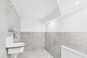 Exklusives und energieeffizientes Einfamilienhaus mit Pool und Garten  – Die vollständige Adresse der Immobilie erhältst du vom Anbieter., 85649 Brunnthal – Vorschaubild 13