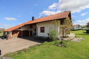 Familientraum mit viel Platz: Einfamilienhaus mit ca. 335 m² Wohnfläche und großem Grundstück  – Die vollständige Adresse der Immobilie erhältst du vom Anbieter., 87452 Altusried – Vorschaubild 2