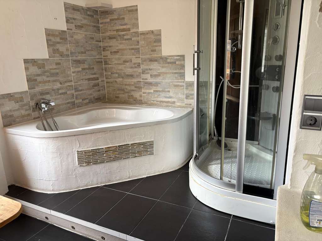 Immobilie in Sundern - Einfamilienhaus in Sundern mit Wellnesselementen im Grünen - Bild 2