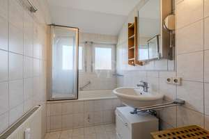 Großzügige Maisonettewohnung mit offener Galerie und Süd-Loggia inkl. TG- Stellplatz! – Die vollständige Adresse der Immobilie erhältst du vom Anbieter., 70567 Möhringen-Ost, Stuttgart – Vorschaubild 11
