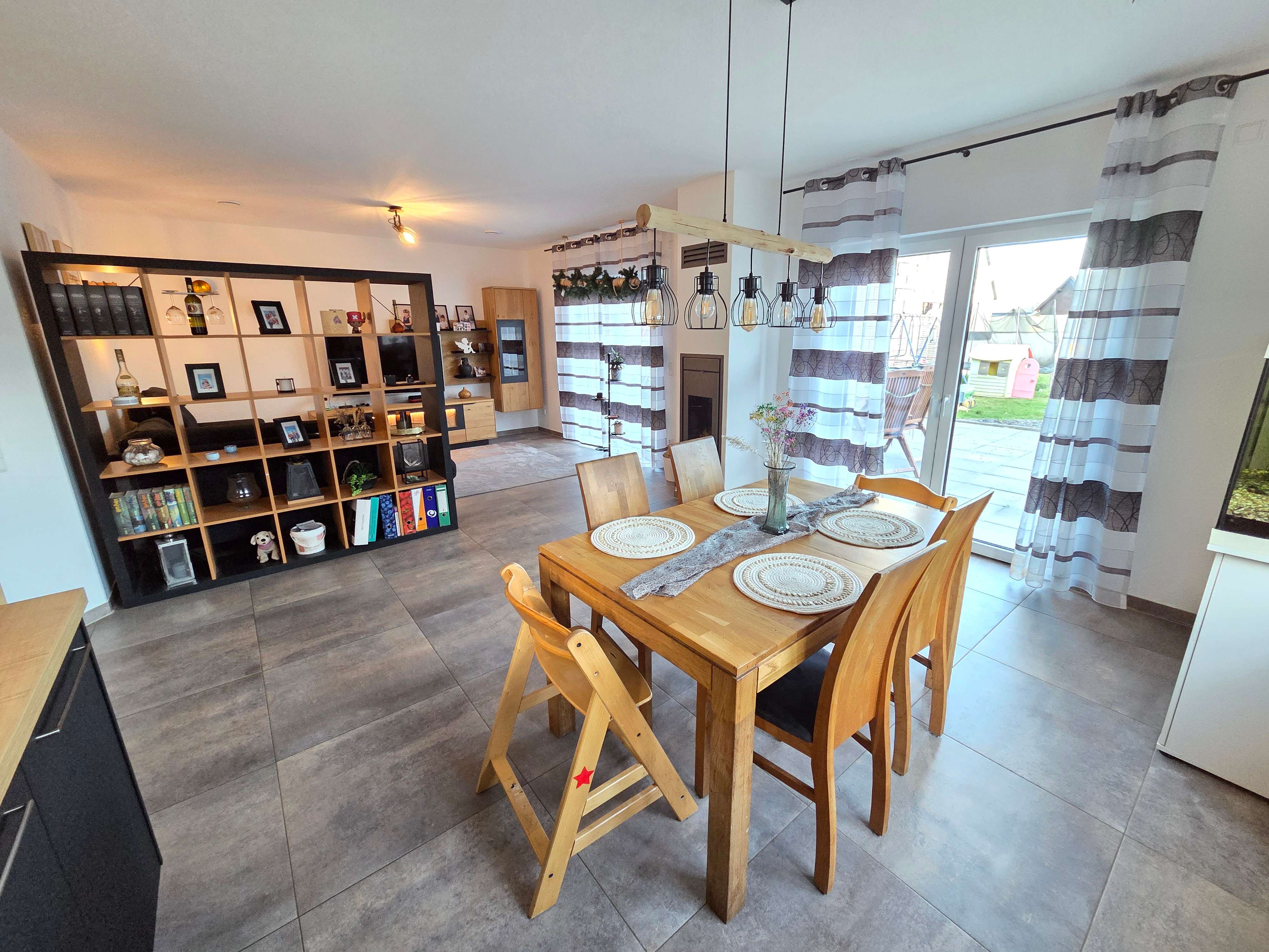 Immobilie in Görgeshausen - Von RTI: Modernes KFW-55 Effizienzhaus mit PV-Anlage & niedrigen Energiekosten in Görgeshausen! - Bild 3