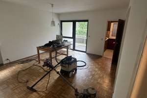Ruhige barrierefreie 2 Zimmer-Wohnung mit Balkon – Die vollständige Adresse der Immobilie erhältst du vom Anbieter., 66123 St. Johann, Saarbrücken – Vorschaubild 3