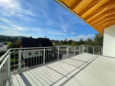3-Zimmer-Etagenwohnung im obersten Stock mit grossem Balkon und Garten in Mitwitz