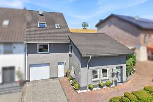 Ländlich eingebettete und modernisierte Doppelhaushälfte mit Garage, Kaminofen und Einbauküche – Die vollständige Adresse der Immobilie erhältst du vom Anbieter., 53894 Mechernich – Vorschaubild 7