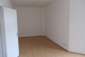 3-Zimmer-Altbauwohnung im 3. OG als Kapitalanlage – Petersburger Straße 39, 10249 Friedrichshain, Berlin – Vorschaubild 4