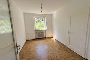 3-Zimmer-Wohnung in Stuttgart-Zuffenhausen – Cheruskerstraße 42, 70435 Zuffenhausen-Hohenstein, Stuttgart – Vorschaubild 3
