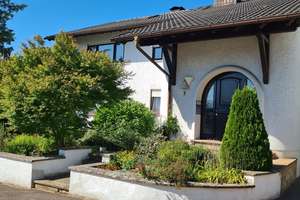 Exklusives Mehrgenerationenhaus in bevorzugter Wohnlage von Homburg – Die vollständige Adresse der Immobilie erhältst du vom Anbieter., 66424 Homburg – Vorschaubild 2