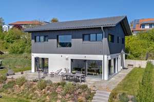 Baujahr 2022! Luxuriöses und energieeffizientes Einfamilienhaus mit traumhafter Aussicht – Die vollständige Adresse der Immobilie erhältst du vom Anbieter., 96135 Stegaurach – Vorschaubild 14