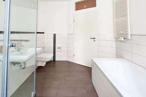 Freie Wohnung!  Balkon, Fußbodenheizung, Stellplatz, Sanierung 2013 – Die vollständige Adresse der Immobilie erhältst du vom Anbieter., 4249 Großzschocher, Leipzig – Vorschaubild 6