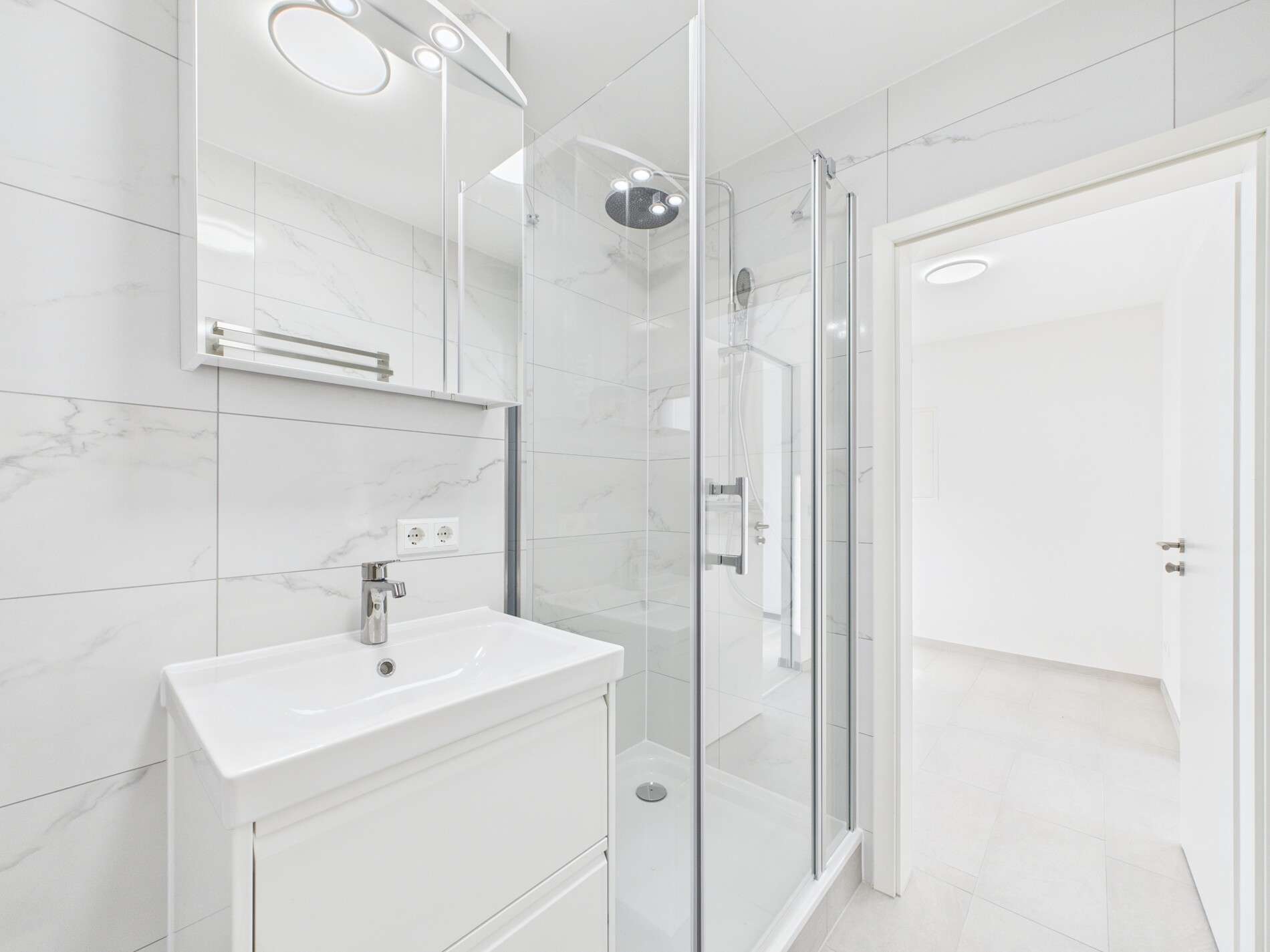 Immobilie in Grünkraut - Der Traum vom eigenen kleinen Hof - Einfamilienhaus mit ELW und sehr viel Platz in Grünkraut! - Bild 2