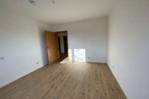 Sehr schöne 3-Zimmer-Erdgeschoss Wohnung im Toscana-Viertel in Dörfles-Esbach – Die vollständige Adresse der Immobilie erhältst du vom Anbieter., 96487 Dörfles-Esbach – Vorschaubild 3