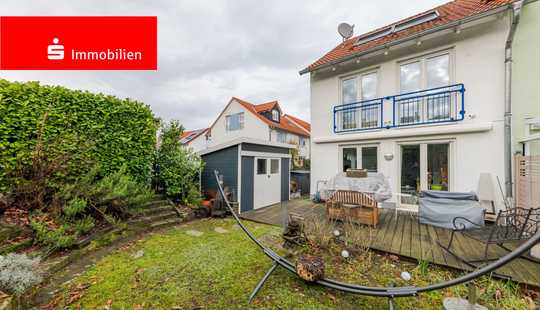 Bild von Frankfurt-Mertonviertel: Schönes Reihenendhaus mit Garten und zwei PKW-Stellplätzen