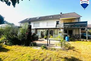 Vielseitiges Investment: Doppelhaus mit 3 Wohneinheiten, Stellplätzen und attraktiver Lage – Die vollständige Adresse der Immobilie erhältst du vom Anbieter., 33818 Leopoldshöhe – Vorschaubild 2