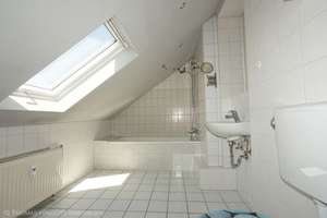 Schöne Dachgeschoss-Maisonettewohnung in ruhiger Lage – Die vollständige Adresse der Immobilie erhältst du vom Anbieter., 50737 Weidenpesch, Köln – Vorschaubild 5