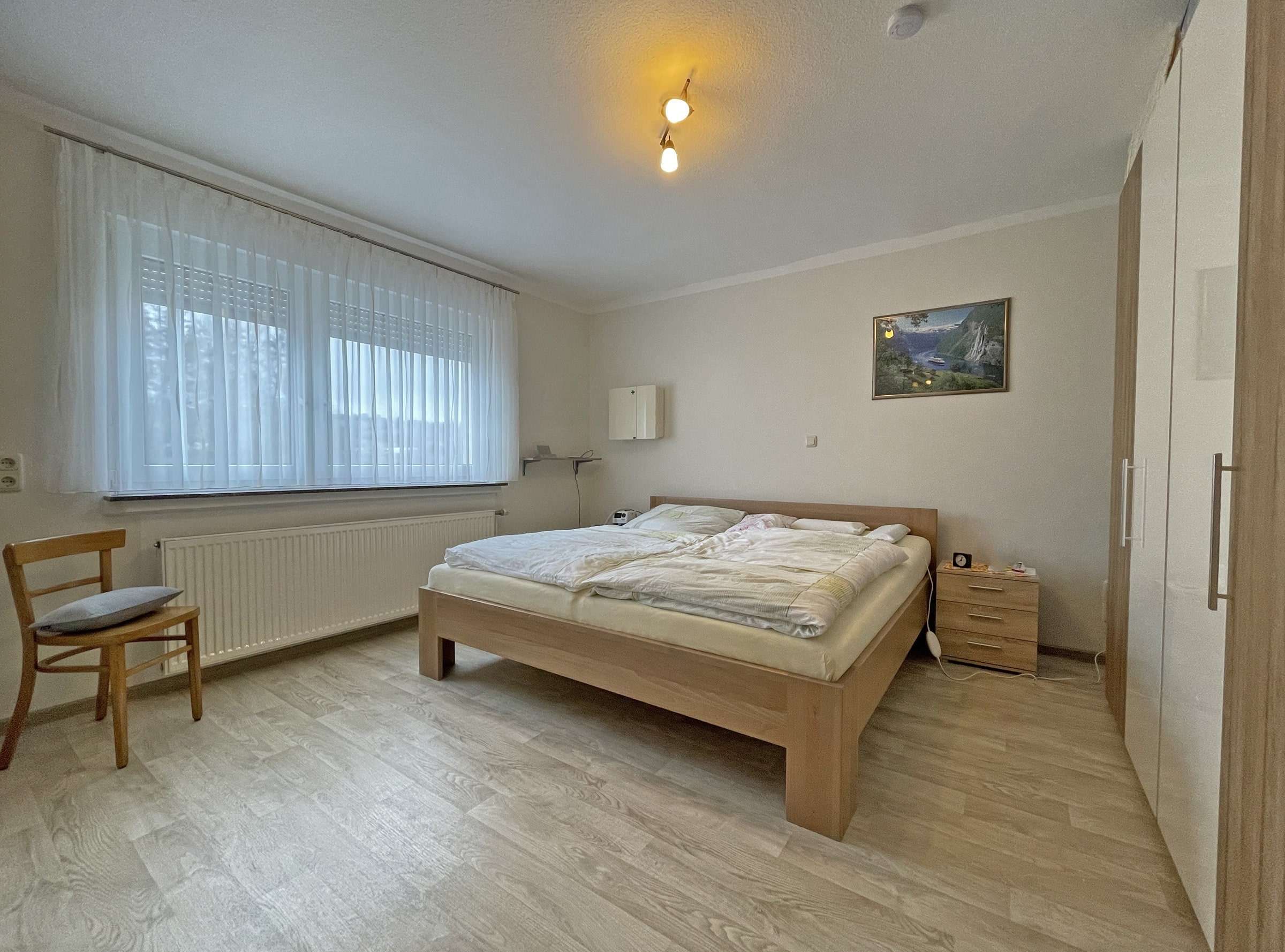 Immobilie in Hosenfeld - EINZIEHEN UND WOHLFÜHLEN – Schmuckes Ein-/Zweifamilienhaus mit großem Grundstück - Bild 7