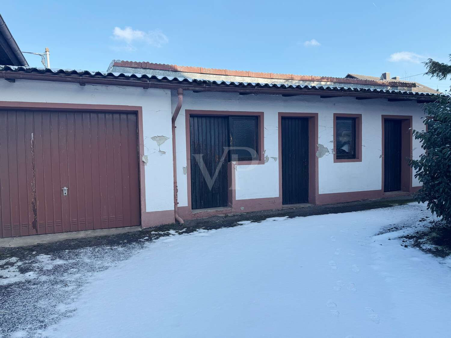 Großzügiges Baugrundstück mit Garage und Altbestand, Main Tauber Kreis – Bild 4