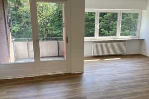 Helle 2,5 Zimmerwohnung mit Balkon und Wannenbad – Masurenring 81, 24149 Kiel – Vorschaubild 2