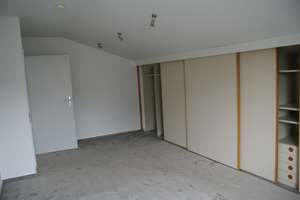 Großzügige 5-Zimmer-Wohnung mit Balkon in Oldenburg in einem Haus mit 2 Parteien – Banater 45, 26127 Bürgerfelde, Oldenburg (Oldenburg) – Vorschaubild 4