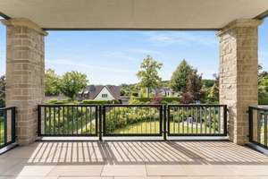 Luxuriöse Maisonette-Wohnung mit Garten, zwei Balkonen und Tiefgarage in Essen-Bredeney – Die vollständige Adresse der Immobilie erhältst du vom Anbieter., 45133 Bredeney, Essen – Vorschaubild 4